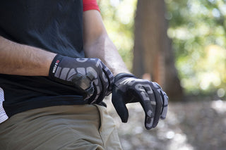 G-Form Sorata Trail Glove - Black/Grey