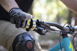 G-Form Sorata Trail Glove - Black/Neon