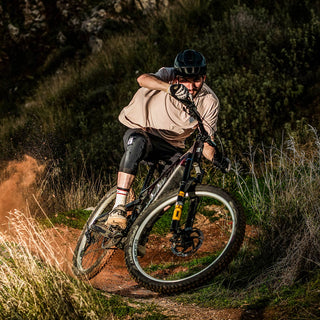 G-Form X4 Knee Guard - Black