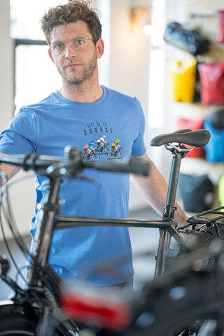 The Vandal Tete De La Course Men's Eco Short Sleeve T-Shirt - Blue